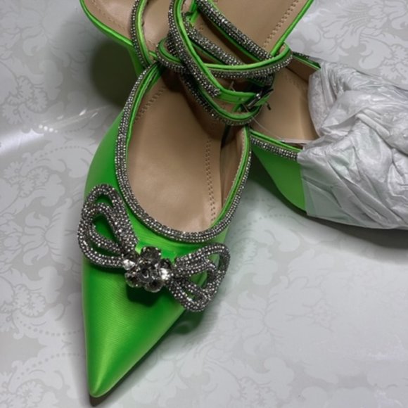 SHOES - Picture 3 of 4